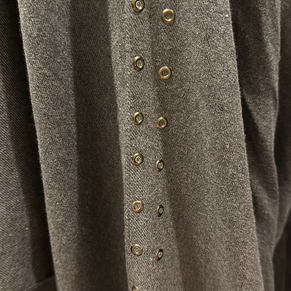 Shawl. - Picture 2 of 2